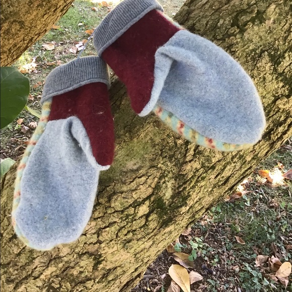Handmade wool mitts - Picture 2 of 2